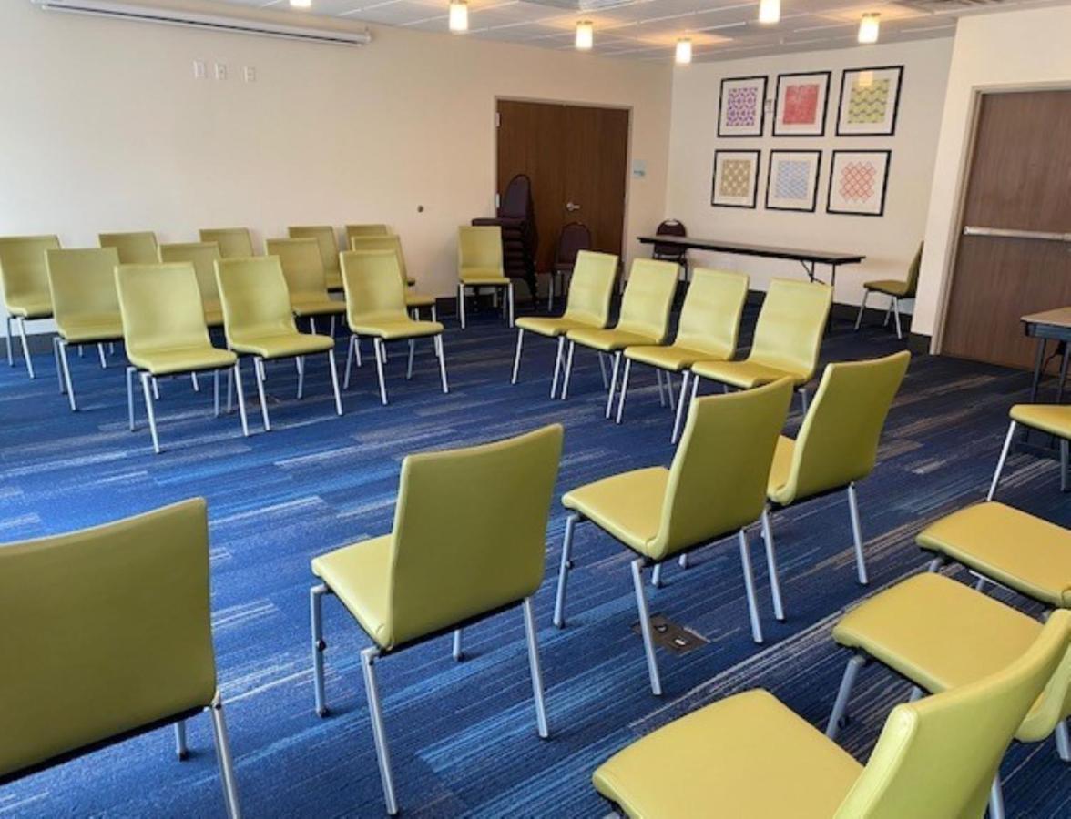 Holiday Inn Express & Suites Warrensburg North By Ihg Dış mekan fotoğraf